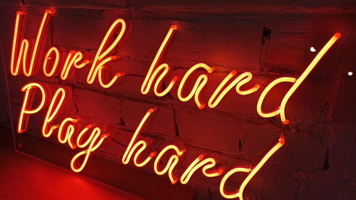 неон work hard play hard неоновая мотивирующая надпись