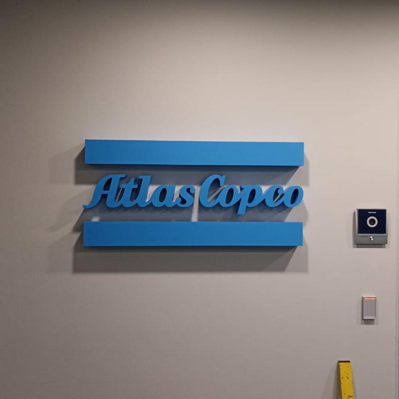 Объёмный логотип логотип на ресепшн